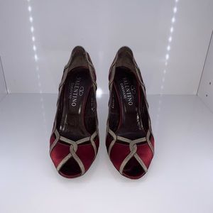 Valentino burgundy satin and gold heels 37